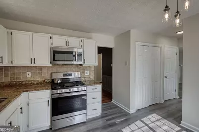 502 N Summit, Stone Mountain, GA 30083 - Photo 8