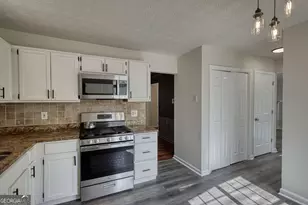 502 N Summit, Stone Mountain, GA 30083 - Photo 8