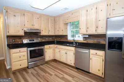 151 Greenbriar Trail, Lagrange, GA 30241 - Photo 4