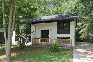 8229 Queens Dr, Jonesboro, GA 30238 - Photo 2