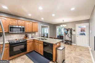 165 Crystal Ridge Cir, Byron, GA 31008 - Photo 10