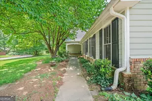1843 Mountain Creek Dr, Stone Mountain, GA 30087 - Photo 14