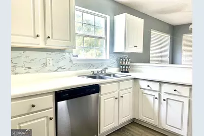 1630 Isleworth Circle, Atlanta, GA 30349 - Photo 8