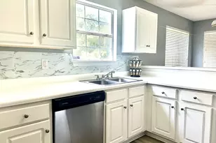 1630 Isleworth Cir, Atlanta, GA 30349 - Photo 8