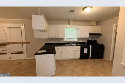 748 Greenhill Drive NE, Conyers, GA 30012 - Photo 6