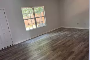 637 Pointe S Pkwy, Jonesboro, GA 30238 - Photo 2