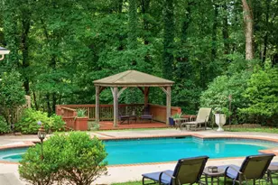 1040 Finnsbury Dr, Roswell, GA 30075 - Photo 4