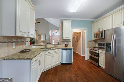 7650 Livingston Drive, Jonesboro, GA 30236 - Photo 10