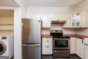 35 La Rue Pl NW, Atlanta, GA 30327 - Photo 8
