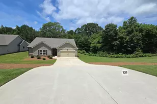 131 Holtz Dr, Carrollton, GA 30117 - Photo 2