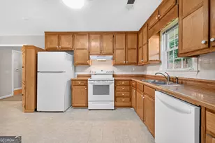 129 Springbrook Dr, Auburn, GA 30011 - Photo 14