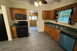 1011 W Solomon St, Griffin, GA 30223 - Photo 4
