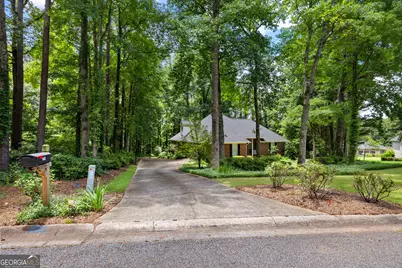 148 Springfield Drive, Newnan, GA 30265 - Photo 2