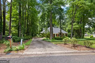 148 Springfield Dr, Newnan, GA 30265 - Photo 2