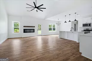 2474 Fischer Rd, Sharpsburg, GA 30277 - Photo 10