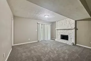 323 Park Ridge Ct, Riverdale, GA 30274 - Photo 2