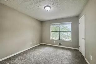 323 Park Ridge Ct, Riverdale, GA 30274 - Photo 14