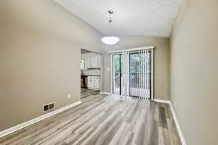 323 Park Ridge Ct, Riverdale, GA 30274 - Photo 4