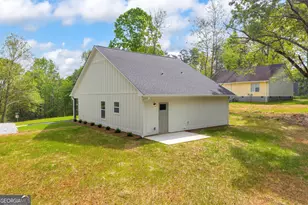 181 Lake Club Dr, Hartwell, GA 30643 - Photo 2