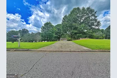 120 Aspen Lake Drive E, Newnan, GA 30263 - Photo 2