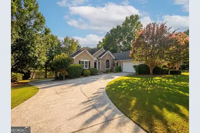 220 Youngs Circle, Fayetteville, GA 30215 - Photo 2