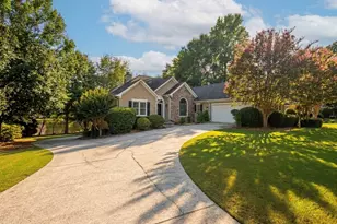 220 Youngs Cir, Fayetteville, GA 30215 - Photo 2
