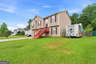 7106 Oakwood Cir, Rex, GA 30273 - Photo 2