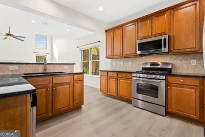 7911 Brass Lantern Drive, Flowery Branch, GA 30542 - Photo 4