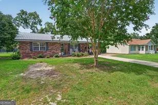 408 McGregor St, Blackshear, GA 31516 - Photo 2