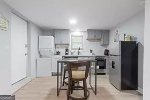 537 W Lake Ave NW, Atlanta, GA 30318 - Photo 34