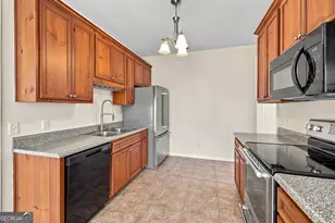 148 Drayton Cir, Brunswick, GA 31525 - Photo 6