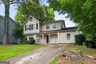 939 Lake Dr Ct, Stone Mountain, GA 30088 - Photo 4