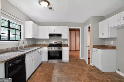 939 Lake Drive Court, Stone Mountain, GA 30088 - Photo 12