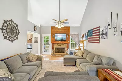 130 Chesterfield Drive, Newnan, GA 30265 - Photo 4