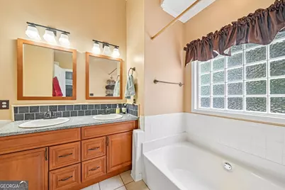 130 Chesterfield Drive, Newnan, GA 30265 - Photo 18