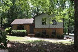 3932 Tanglewood Rd, Snellville, GA 30039 - Photo 1