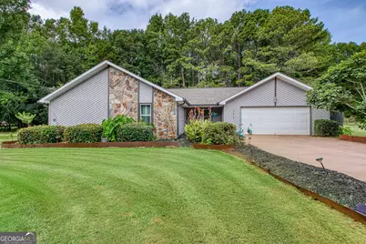 125 Grandchester Way, Fayetteville, GA 30215 - Photo 2