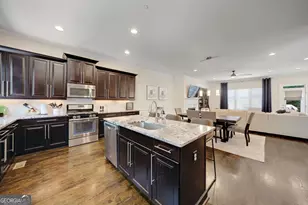 909 Dumaine Trce, Sandy Springs, GA 30328 - Photo 16
