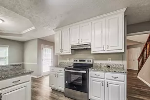 768 Wilkes Dr, Loganville, GA 30052 - Photo 6