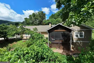 228 Country Club Dr, Clayton, GA 30525 - Photo 4