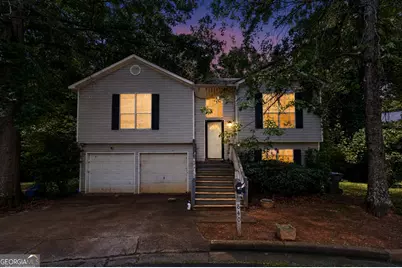 840 Tradd Court, Stone Mountain, GA 30087 - Photo 2