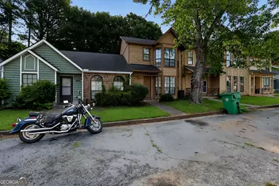 867 Heritage Oaks Drive, Stone Mountain, GA 30088 - Photo 2