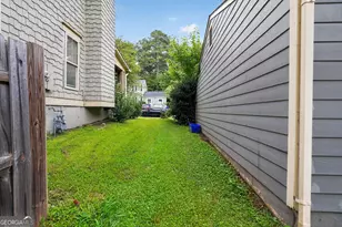 585 Woodcrest Manor Dr, Stone Mountain, GA 30083 - Photo 10