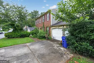585 Woodcrest Manor Dr, Stone Mountain, GA 30083 - Photo 6