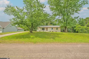 329 Church St, Pendergrass, GA 30567 - Photo 4