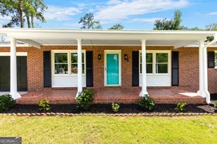 102 Hillridge Dr, Warner Robins, GA 31088 - Photo 2