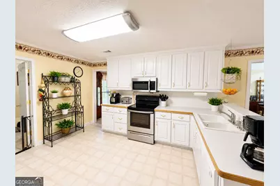 4090 Forest View Drive SE, Conyers, GA 30094 - Photo 6