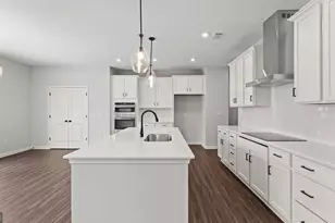 4406 Buttonwood Ln, Lilburn, GA 30047 - Photo 6