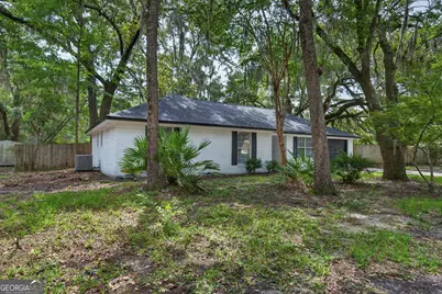 822 Lakeview Court, Hinesville, GA 31313 - Photo 4