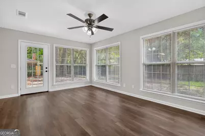 822 Lakeview Court, Hinesville, GA 31313 - Photo 14
